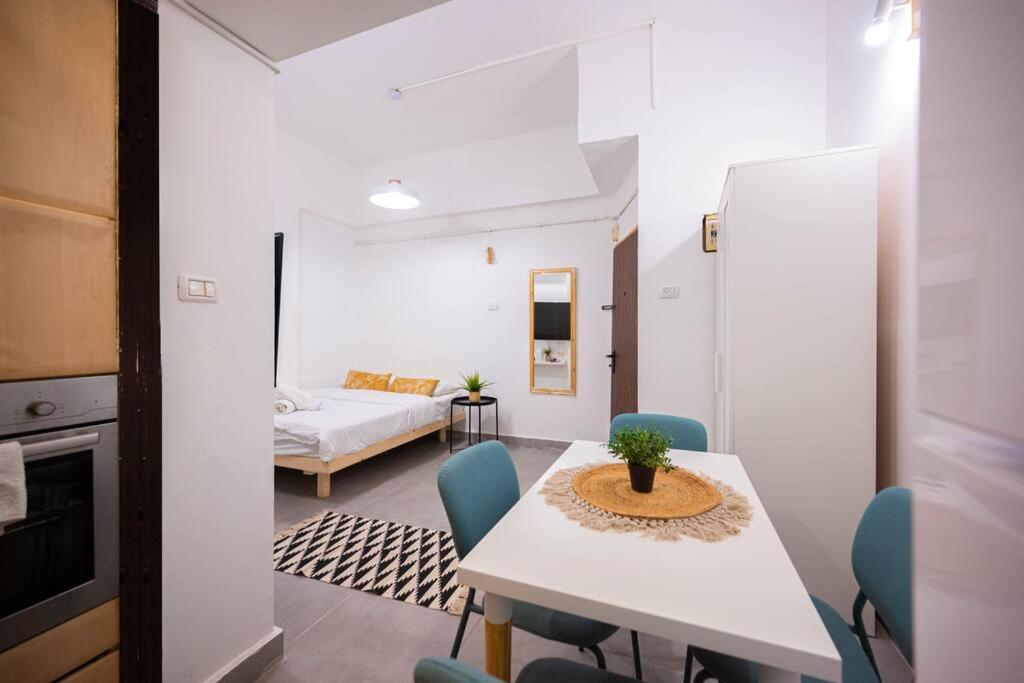 Studio Apartment In Ben Yehuda Cozy And Convinent Тель-Авив Экстерьер фото